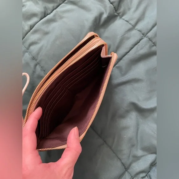 Coach Double Corner Zip Wristlet NWOT in Beige - Picture 8 of 16